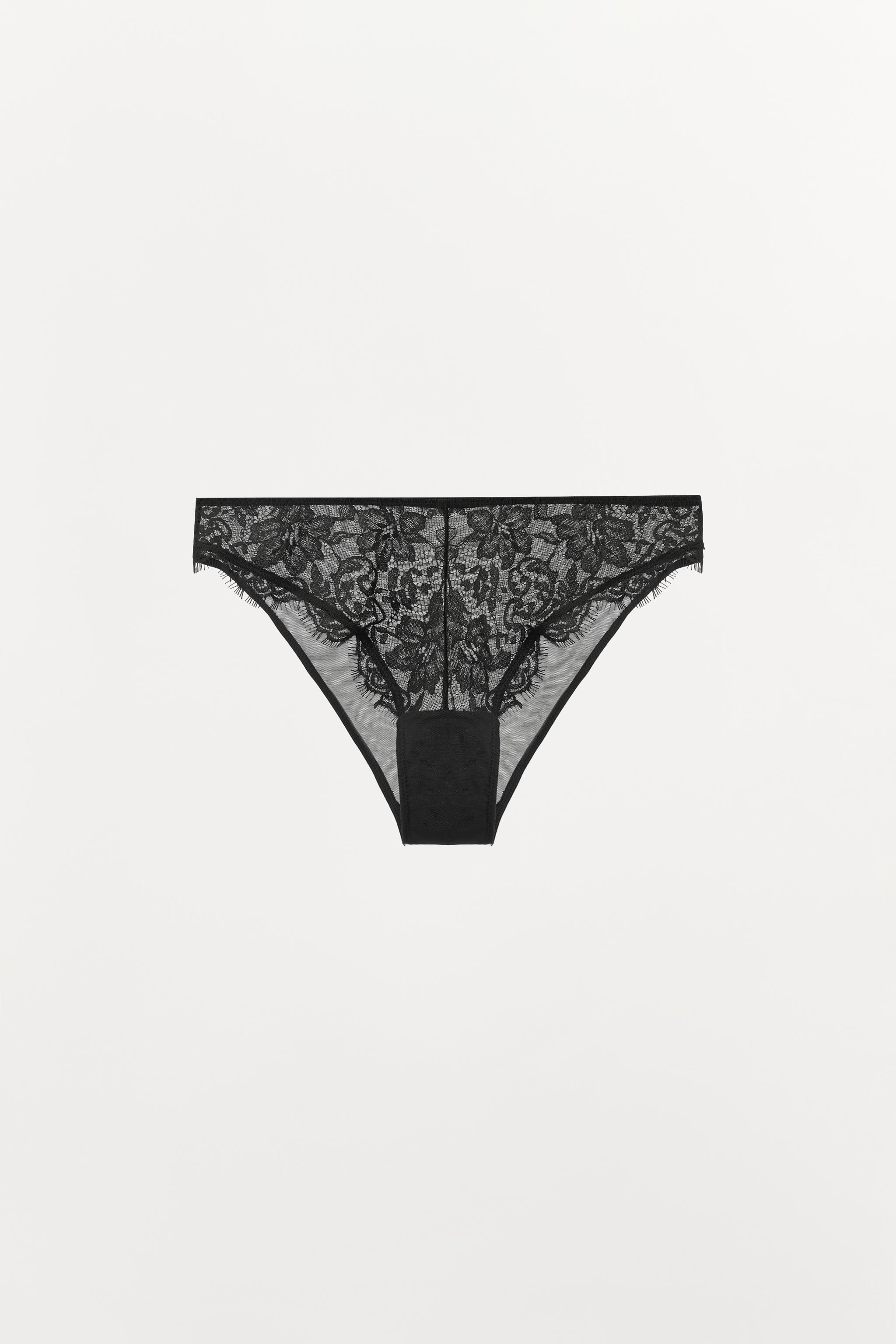 CULOTTE EN DENTELLE